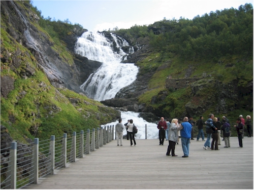 kjosfossen waterfall viewing platform